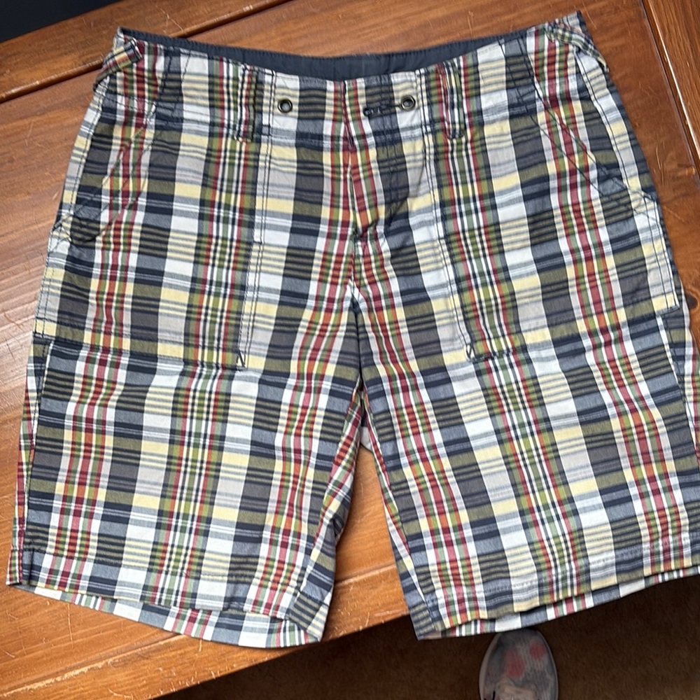 Eddie Bauer Black and Red Bermudas Lightweight Casual Shorts